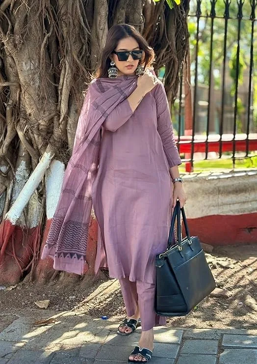 ANNI DESIGNER Women's Rayon Blend Solid Straight Kurta with Pant & Dupatta